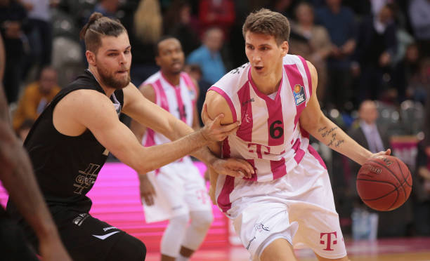 结构调整仍 结构调整仍